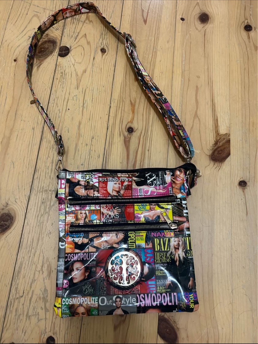 Trendy Vintage y2k magazine cover purse